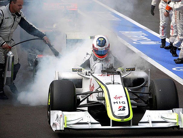 Apesar dos defeitos mecânicos no início e no fim da competição, Barrichello arrancou dois pontos.