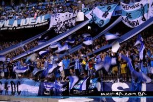 O Grêmio Dentro de Casa Futebol Portoalegrense mostrou, hoje, ao ganhar de 4x1 do Flamengo, que é bem diferente daquele Grêmio Fora de Casa Futebol Portoalegrense, que nunca ganha.
