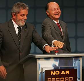 O pastor Lula da Silva e o gerente da Lavanderia Brasil