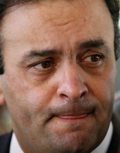 AcioNeves10_MVG_pais_aecio01