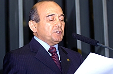 Jurandil Juarez, em foto de Diógenes Santos.