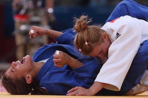 sarah-vibra-ao-conquistar-mais-um-ponto-na-luta_1