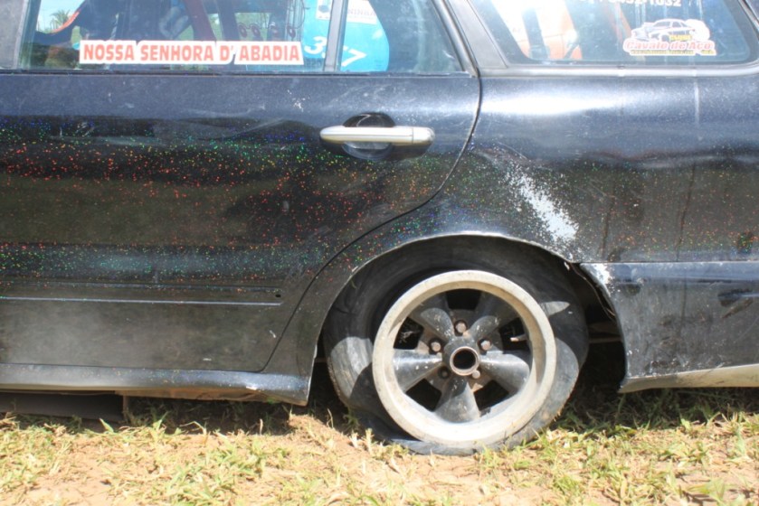 Pneus estourado, missão cumprida