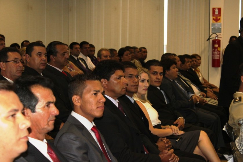 Eleitos ouviram os discursos com atenção