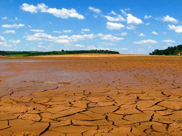 Na foto, a barragem de Furnas, em franca recuperação após as primeiras chuvas fortes