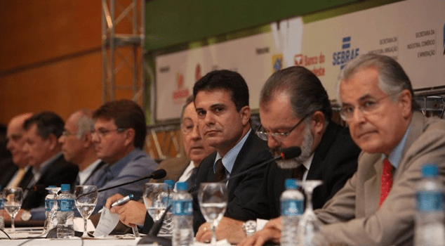 Humberto Santa Cruz, prefeito de Luís Eduardo e presidente da UMOB, participou da abertura do Agrocafé