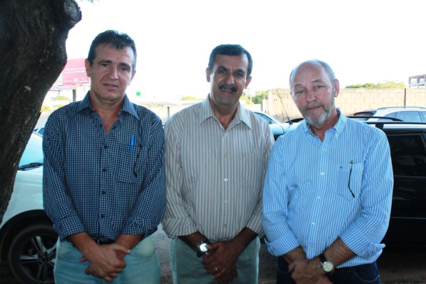 Humberto Miranda Oliveira (FAEB), Zito Barbosa (ex-prefeito de São Desidério) e Vanir kölln ( Sindicato Rural)