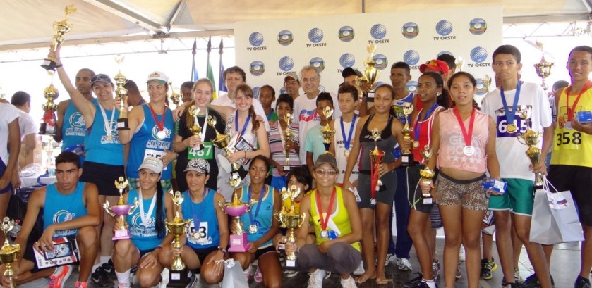 Competidores recebem premiação