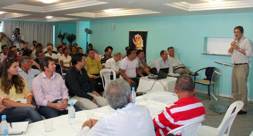 Sérgio Gabrielli fala aos prefeitos do Extremo Sul