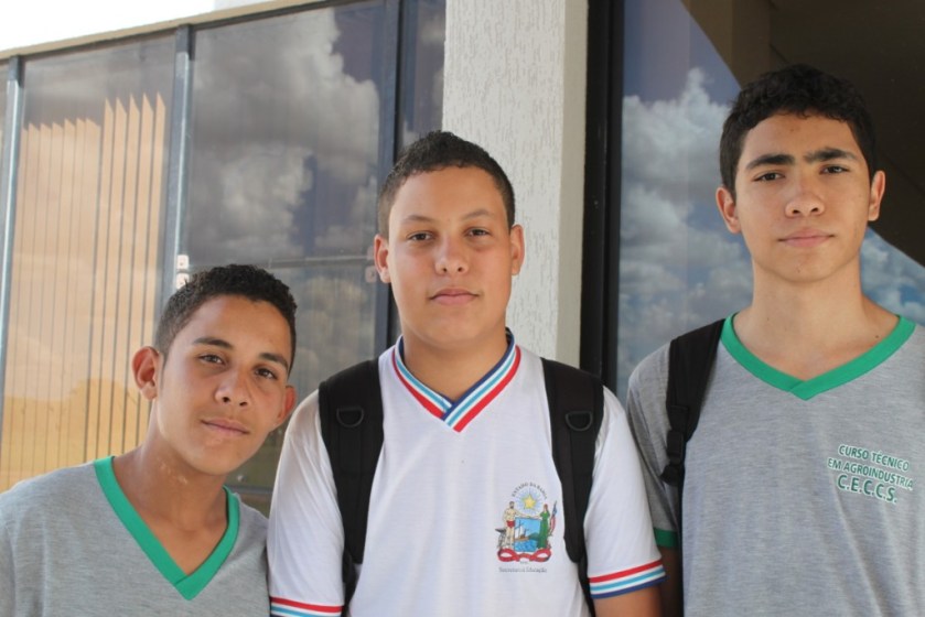 Renato, Jhonata e Alderige: aulas ralas e falta até de um diretor