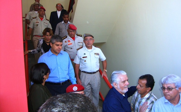 Wagner percorreu as instalações reformadas e assistiu às demonstrações de salvamento