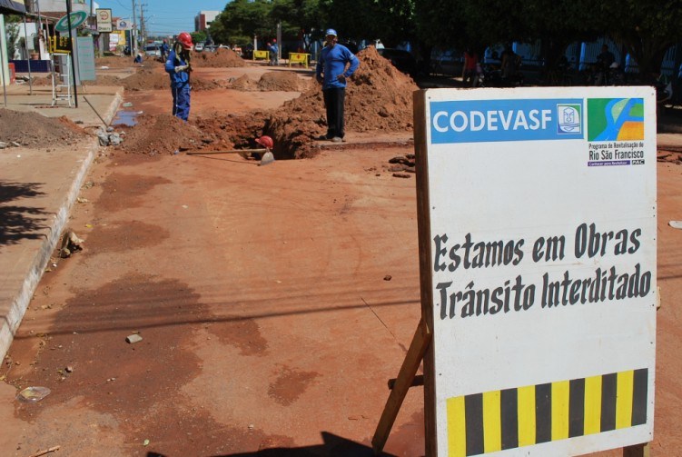 Obras em Luís Eduardo, há 3 anos. Foto do jornal Classe A LEM