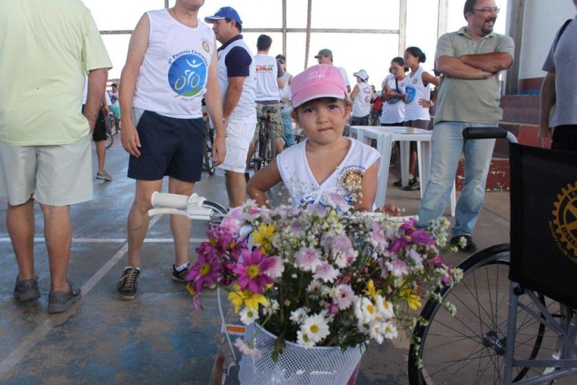 Esta pequena ciclista encantou a todos