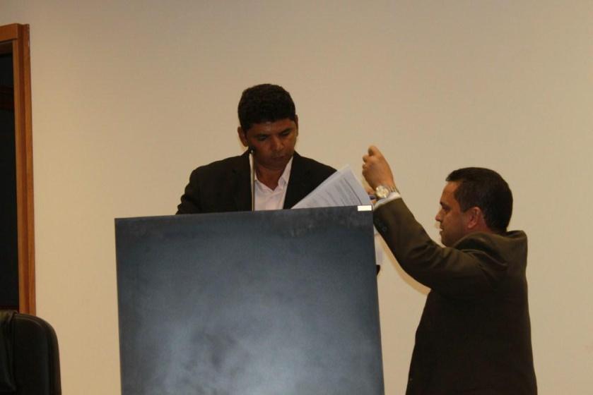 Jarbas Rocha: esgrimindo contra a Oposição e assessorando Zezé da Farmácia, que andou se perdendo nos números dos projetos