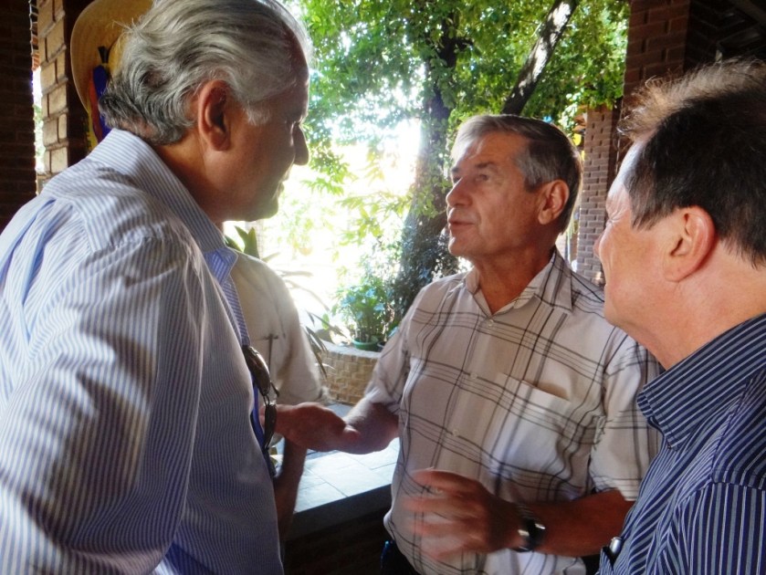 Dom Luiz Flávio Cappio, em conversa com o presidente da Umob, Humberto Santa Cruz, relatou sua visão sobre o desenvolvimento de Luís Eduado Magalhães. Foto Claudio Foleto