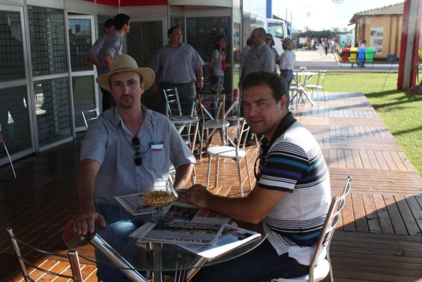 Alencar, da Missioneira, e Antonio Carlos Macedo, produtor rural no Piauí