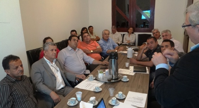 Os prefeitos mostraram interesse em participar do consórcio para implantação dos Serviços de Inspeção Municipal (SIM). Foto Claudio Foleto