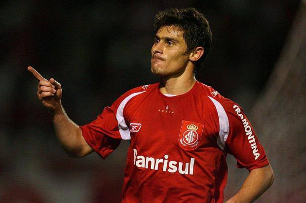 Alex é colorado de novo.