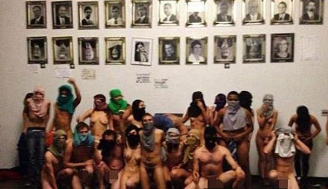 Alguns retratos da galeria de presidentes foram virados de cabeça para baixo