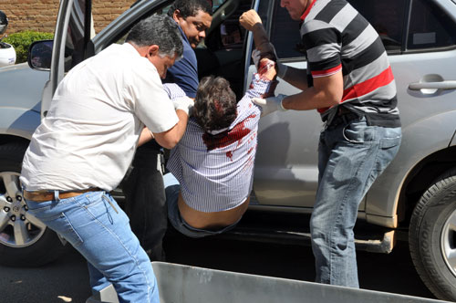 Polícia Técnica remove o cadáver do empresário