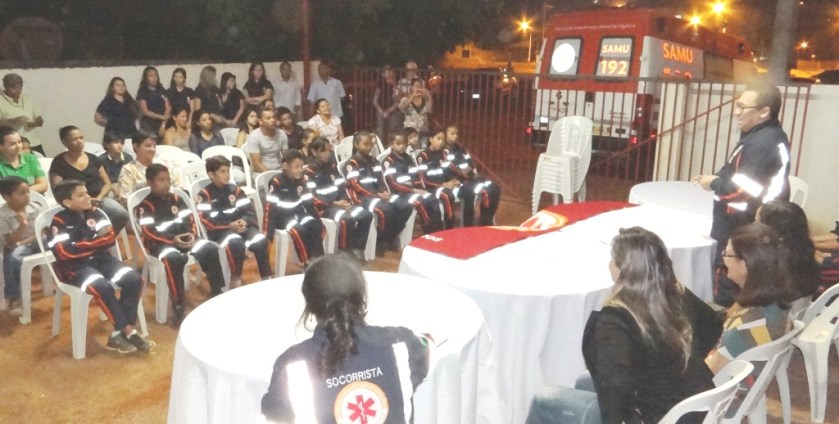 A turma do Samuzinho é formada a partir da escolha de jovens referências nos grupos sociais escolares.