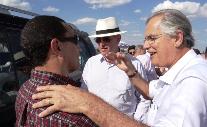 Humberto Santa Cruz em visita ao canteiro de obras, acompanhado do Superintendente Regional do Dnit Amauri Souza Lima e o Dir. de Infraestrutura Rodoviária Roger Pêgas