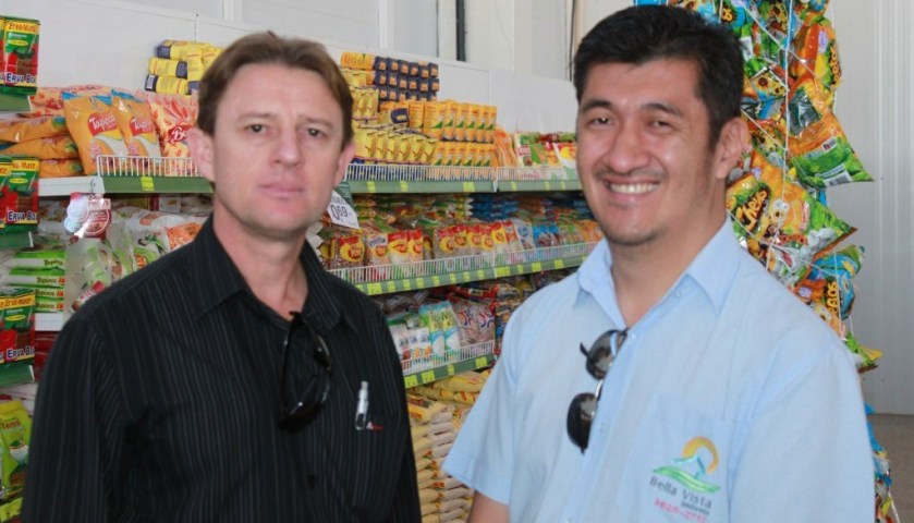 Léo e o empresário do ramo imobiliário, Marçal Tsukamoto