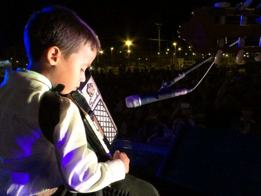 Kauê Alves Gosch, de 6 anos, surpreendeu com performance no acordeão.