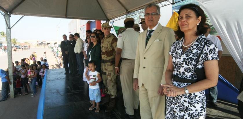 Desfile em 2010: muitas das pessoas que estavam no palanque oficial na época, não estarão agora.