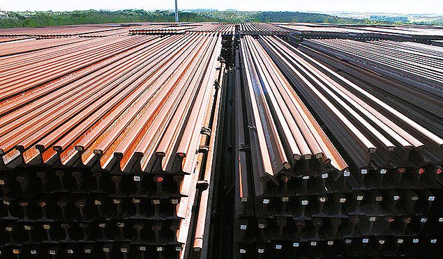 Na foto de André Borges, da Folha Press, os trilhos da Norte-Sul: moles e perigosos.