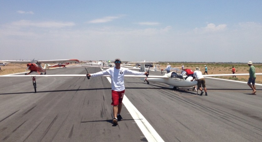 O grid de largada: todos prontos para alcançar os céus do Oeste. Foto de Valéria Caselato.