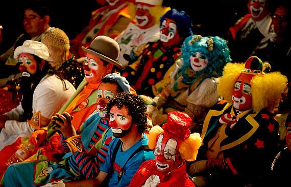 Brasileiros: sustentando a máquina voraz dos governos e da corrupção