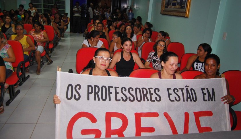 professores ocuparam plenário da Câmara