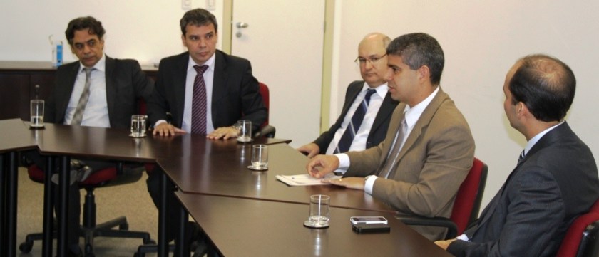04dez13 - Reunio Barra - PGJ e secretrio