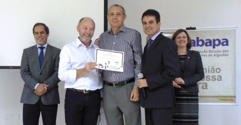 João Carlos Jacobsen, Vanir Köln, presidente do Sindicato Rural, Odacil Ranzi, do Sindicato e da Aiba, e Isabel da Cunha, da ABAPA