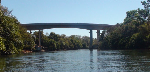A ponte sobre o Rio Grande: a redenção do trânsito de Barreiras.