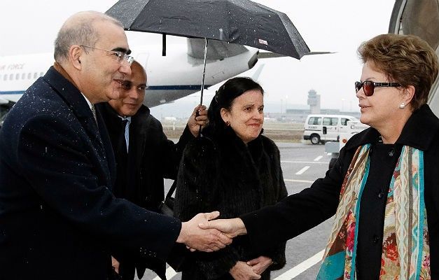 Dona Dilma vai enfrentar "il capi" da FIFA para acertar os ponteiros da Copa.