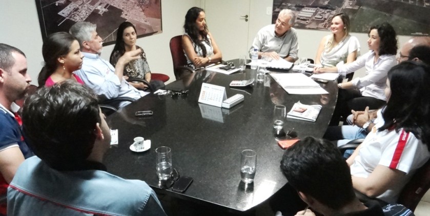 Comerciantes e proprietários de revendas de pneus da cidade, relataram que o município precisa urgente de um Ecoponto.