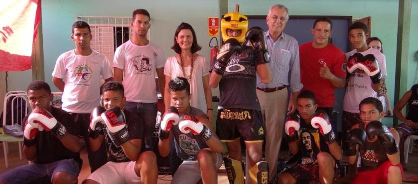 Instrutores, alunos, Secretária e Prefeito