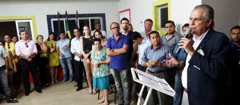 O prefeito destacou a importância do CEMEI para a comunidade. Enquanto os pais trabalham as crianças recebem carinho e educação de profissionais qualificados.