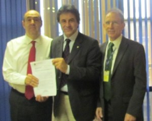 Oziel reclama direto na Anatel