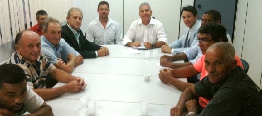 A Prefeitura, Incra e EBDA ajudarão na Regularização Fundiária de mais de  60 famílias do Assentamento Rio de Ondas.