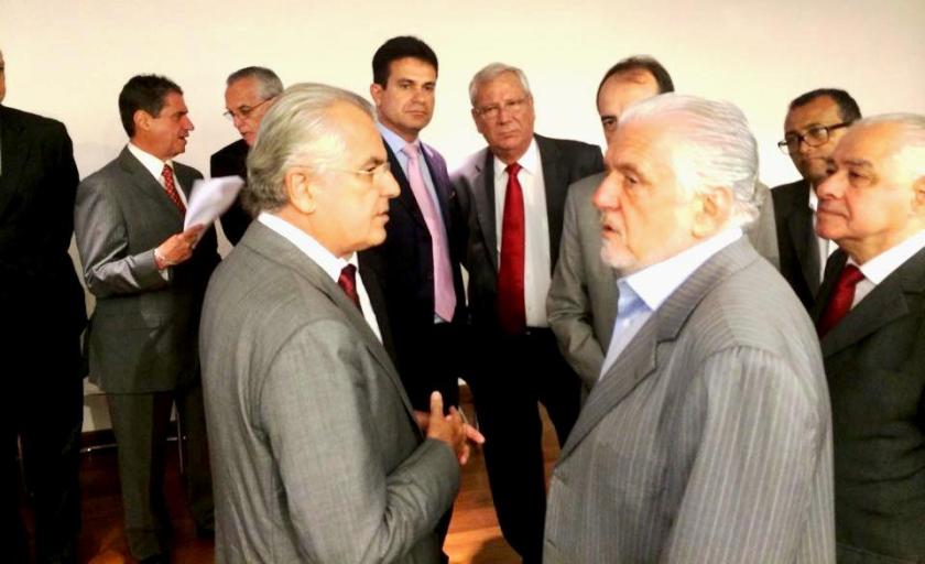 Humberto Santa Cruz aproveitou e conversou com o governador sobre a importância da Usina para o município.