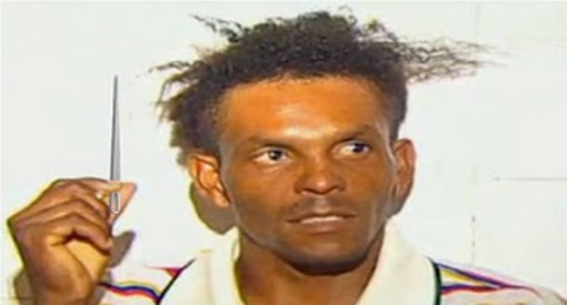 Está mais fácil o Roberto Carlos, cantor, comer carne da Friboi que este Roberto Carlos, maluco, voltar à razão.