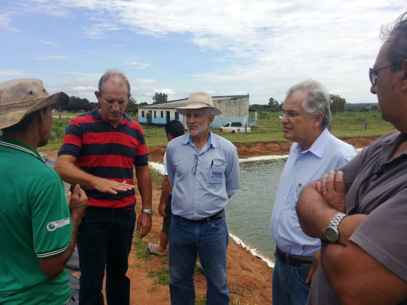 A equipe da Secretaria Municipal de Agricultura está capacitando os assentados e implantando uma cadeia produtiva.