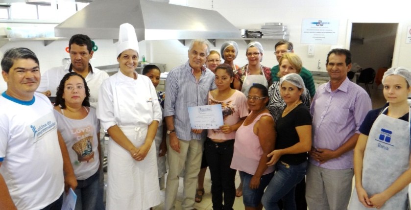 Entrega simbólica dos certificados da turma do Curso de Risoto.