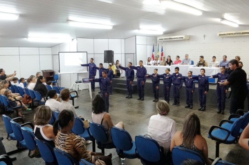 O grupo foi criado para solucionar a situação dos jovens que se encontravam em situação de risco, no Mercado Municipal do Bairro Santa Cruz todos os domingos pela manhã.