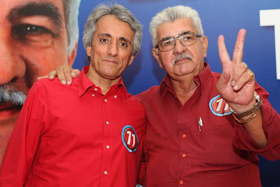 Paê e Tonhão durante a campanha de 2012. O Vice deve assumir o Executivo de Barreiras, ao menos até que a Justiça Federal reforme a sentença.