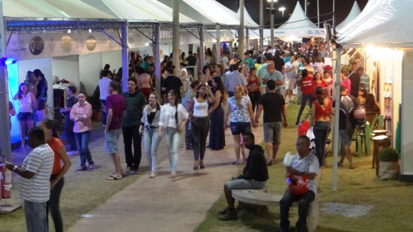  A segunda edição da Feira de Entretenimento e Negócios de Luís Eduardo Magalhães (FELEM) que começa na próxima terça-feira, 27, na Praça dos Três Poderes