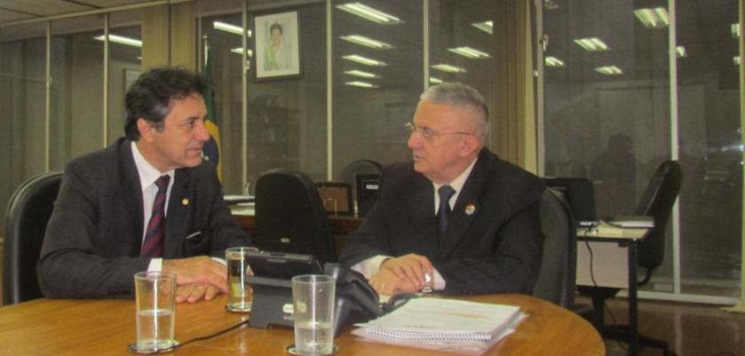 Deputado Oziel Oliveira e o Diretor-Geral do DNIT, General Jorge Fraxe.